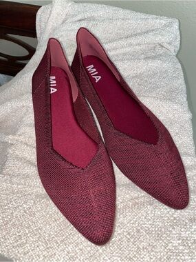 MIA Burgundy Knit Pointed Toe Ballet Flats - Size 7.5 LIKE NEW